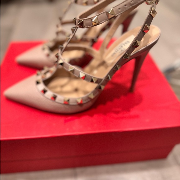 Valentino Garavani Poudre “Rockstud” sizer 7b - Picture 3 of 16